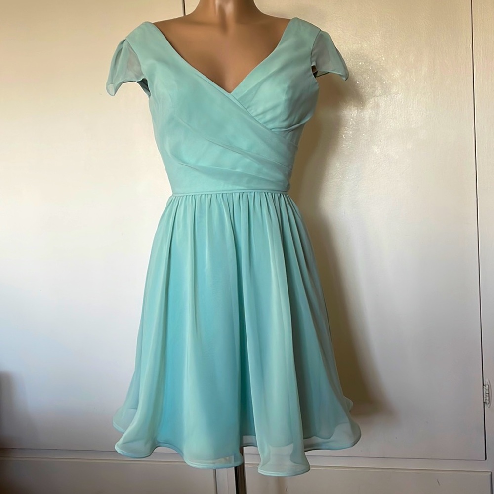 JIM HJELM Occasions. Evening or Prom Turquoise blue color Womens DRESS size 10”